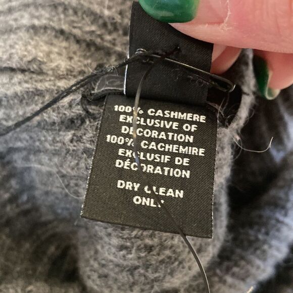 New with Tags, Saks Fifth Avenue Green Pom Pom Beanie Thick Ribbed Warm - Picture 7 of 7